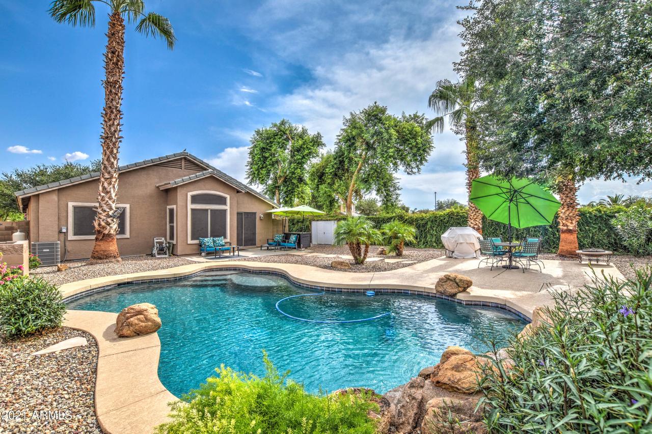 2524 W Half Moon Cir., San Tan Valley, AZ 85144