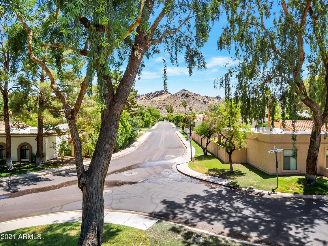 3418 E Calaveros Dr., Phoenix, AZ 85028