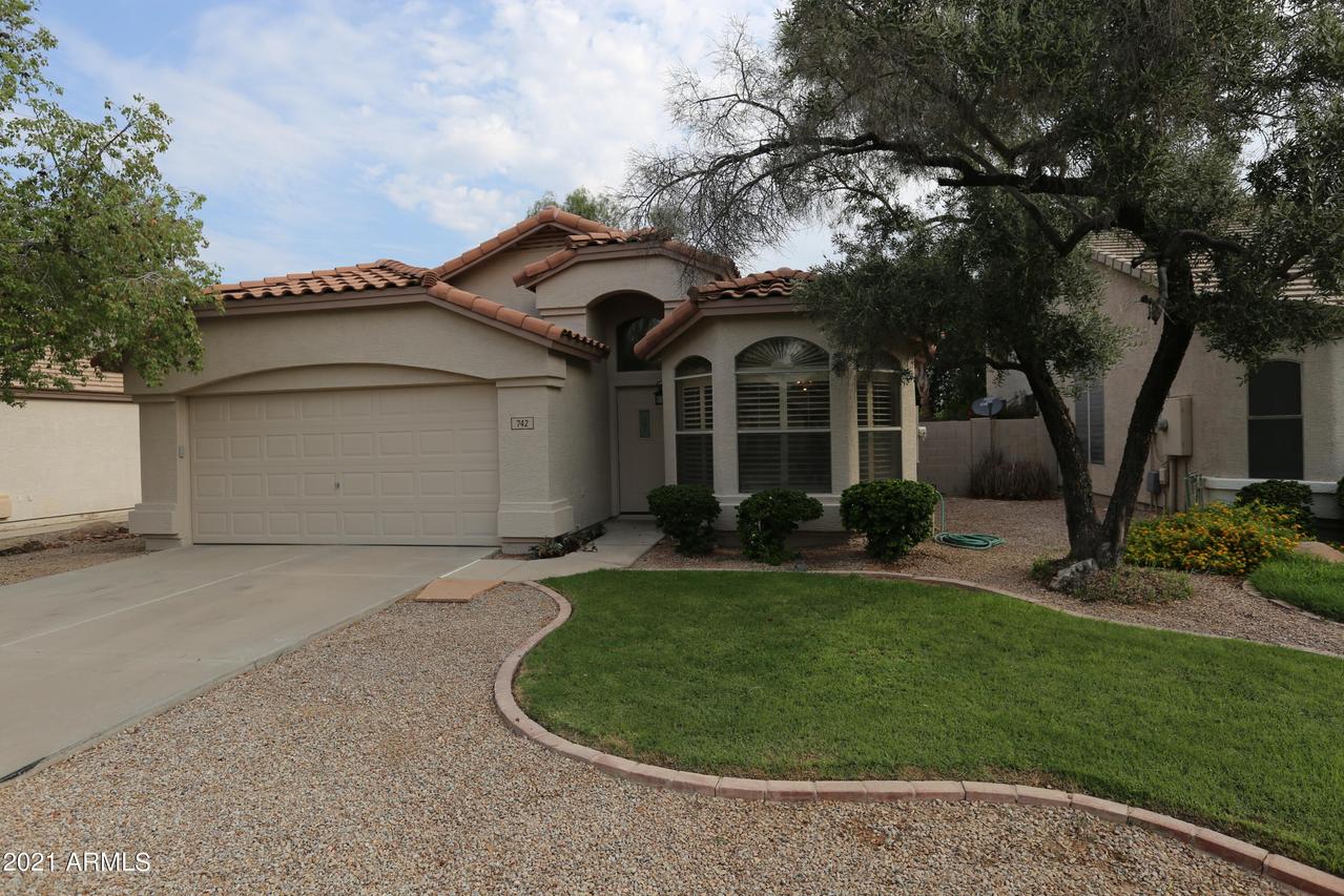 742 E Devon Dr., Gilbert, AZ 85296