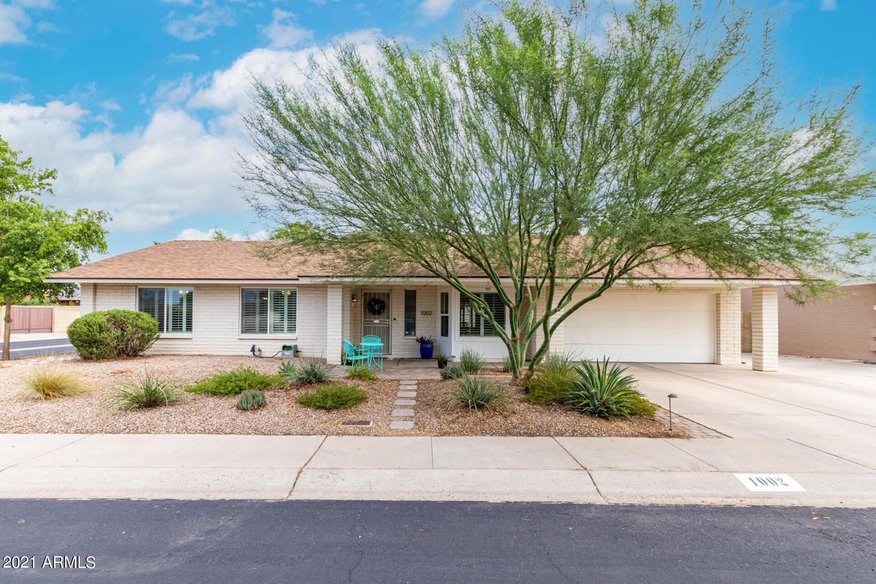 1002 E Topeka Dr., Phoenix, AZ 85024