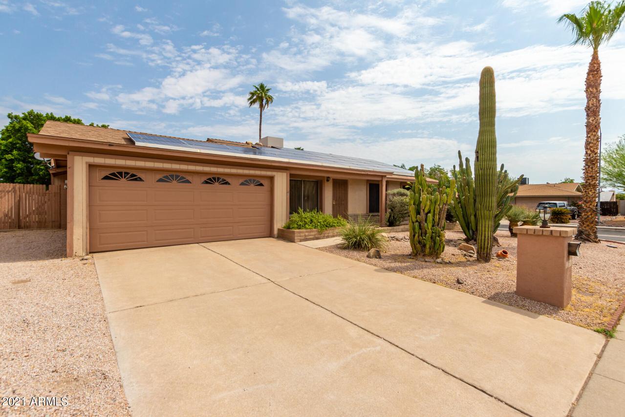 2124 E Hillery Dr., Phoenix, AZ 85022