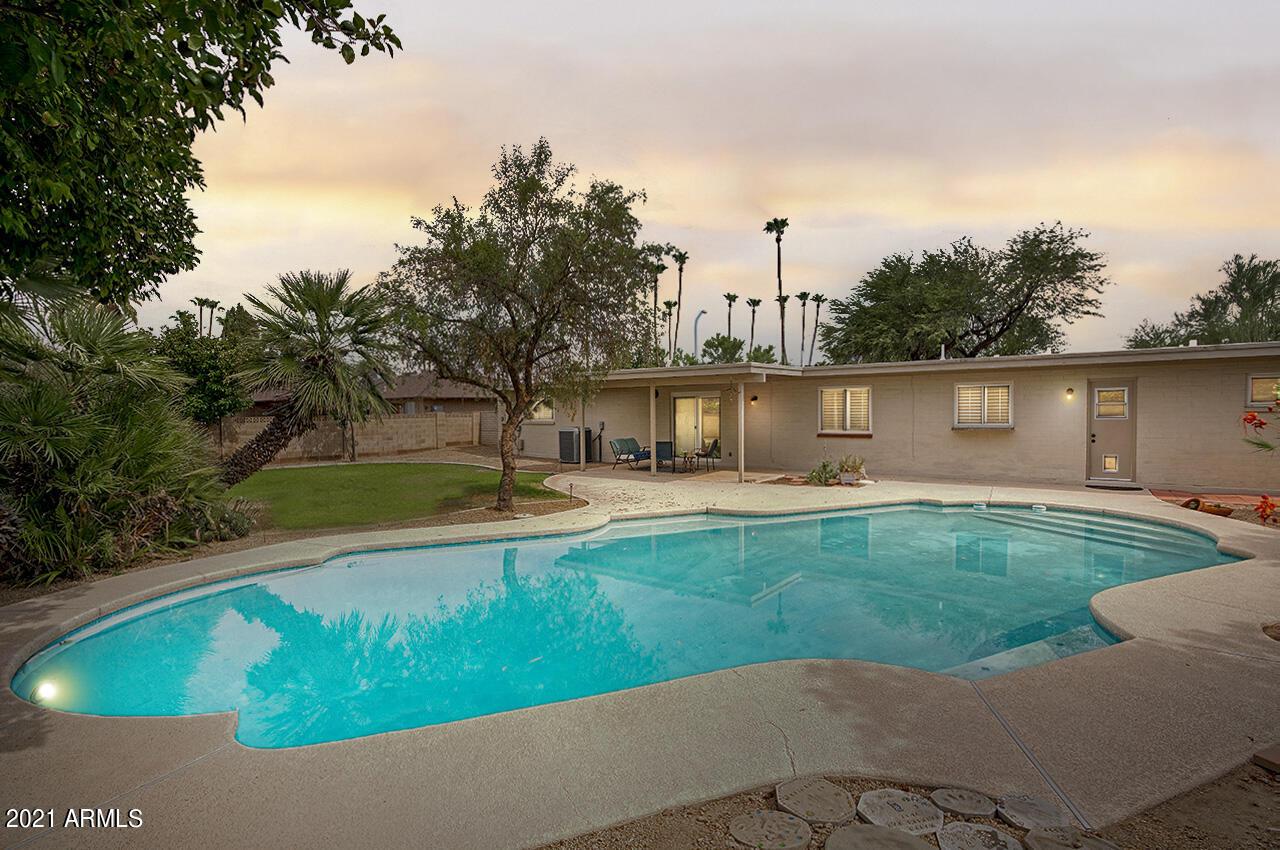 2022 E Manhatton Dr., Tempe, AZ 85282