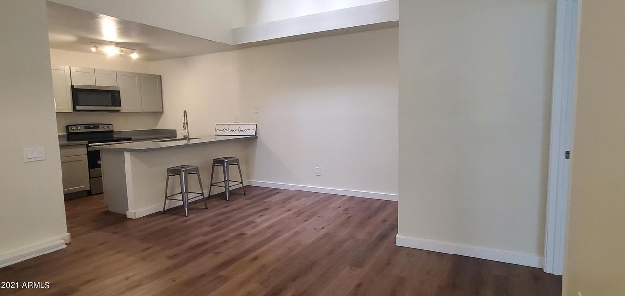 7013 S 43rd St., Phoenix, AZ 85042