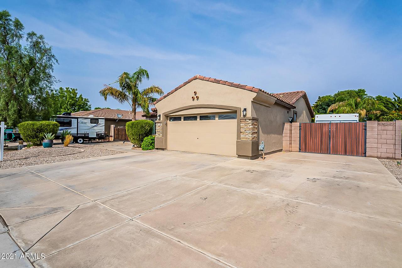 2241 S Portland Ave., Gilbert, AZ 85295
