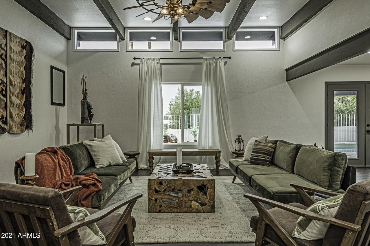 624 E Deepdale Rd., Phoenix, AZ 85022