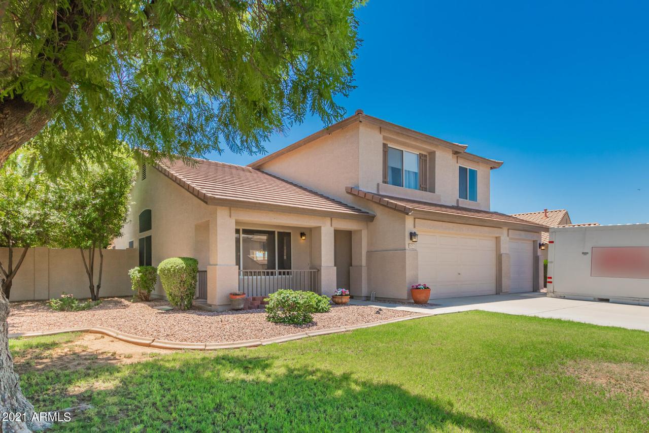 8251 W Deanna Dr., Peoria, AZ 85382