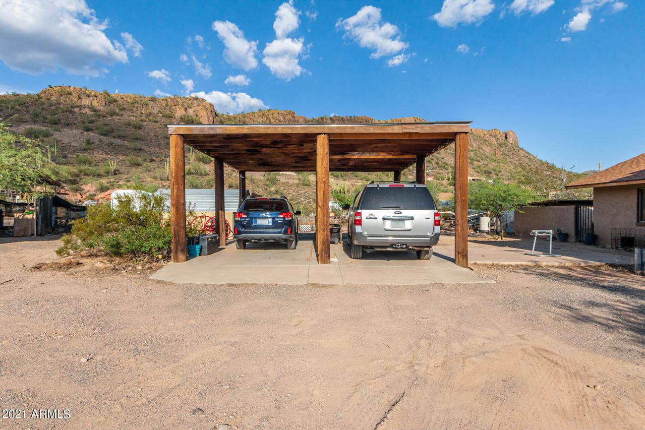 42837 N 7th St., New River, AZ 85087