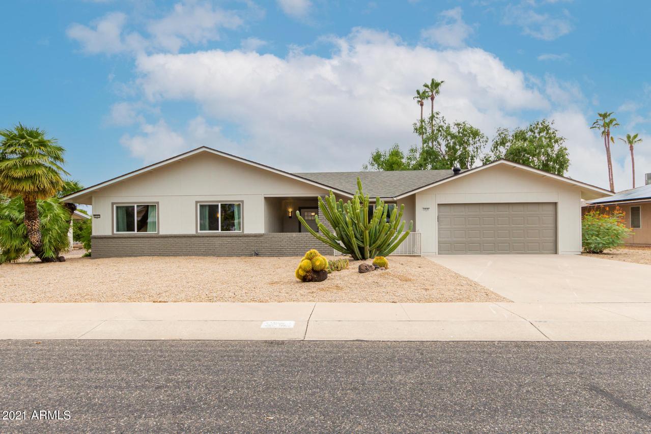 10101 W Signal Butte Cir., Sun City, AZ 85373