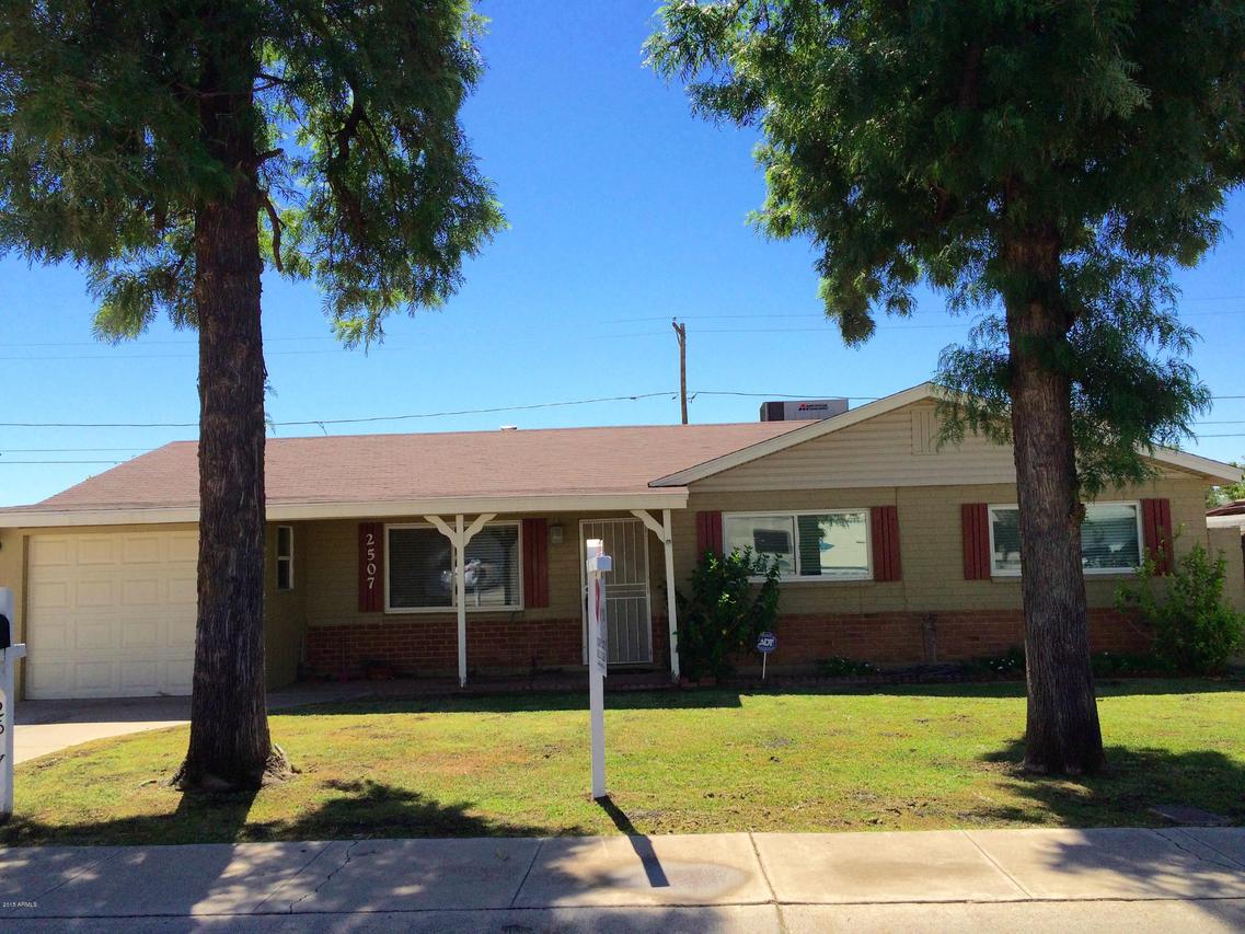 2507 W Freeway Ln., Phoenix, AZ 85021