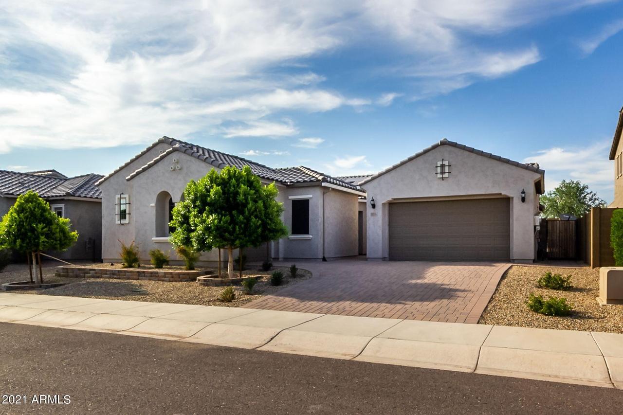 9356 W Fallen Leaf Ln., Peoria, AZ 85383