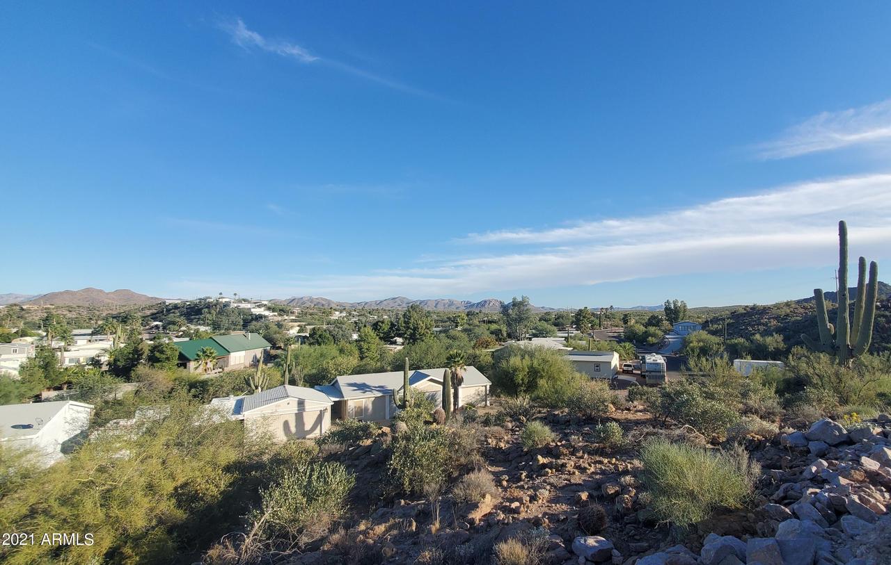 114 S Piedra Negra Dr., Queen Valley, AZ 85118