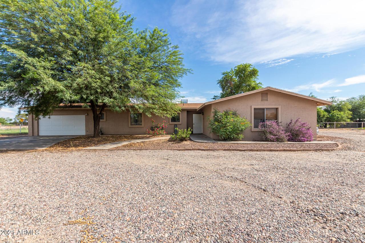 617 W Ocotillo Rd., San Tan Valley, AZ 85140