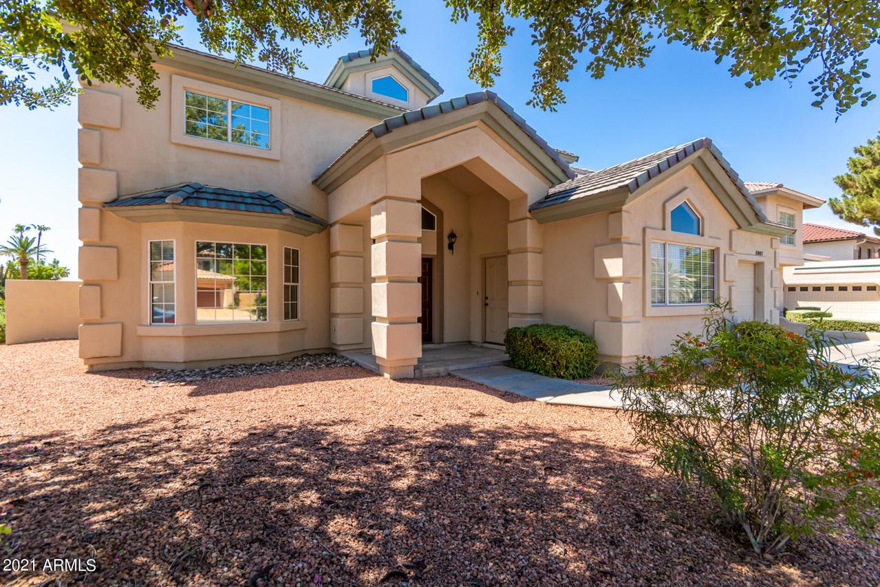 5867 W Del Lago Cir., Glendale, AZ 85308