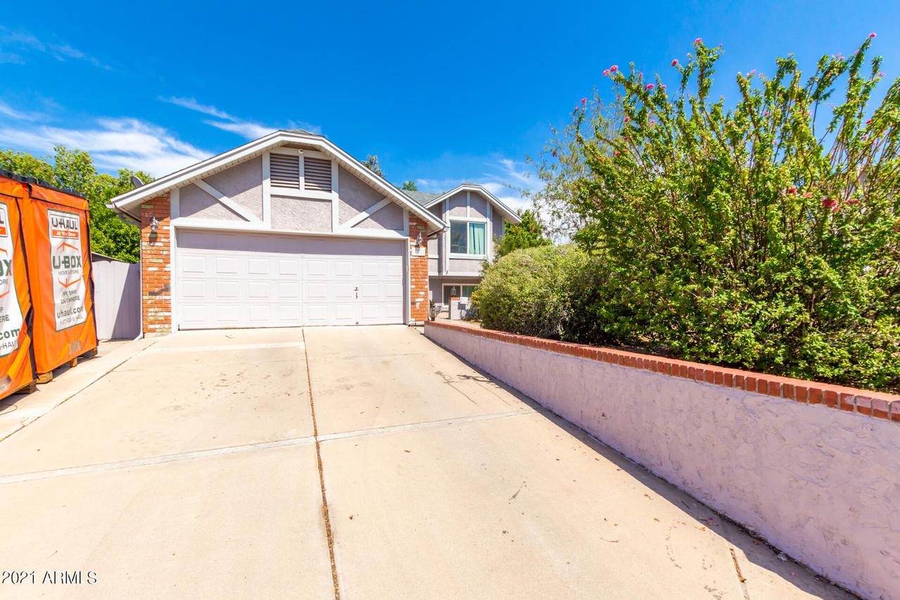 13031 N 75th Dr., Peoria, AZ 85381