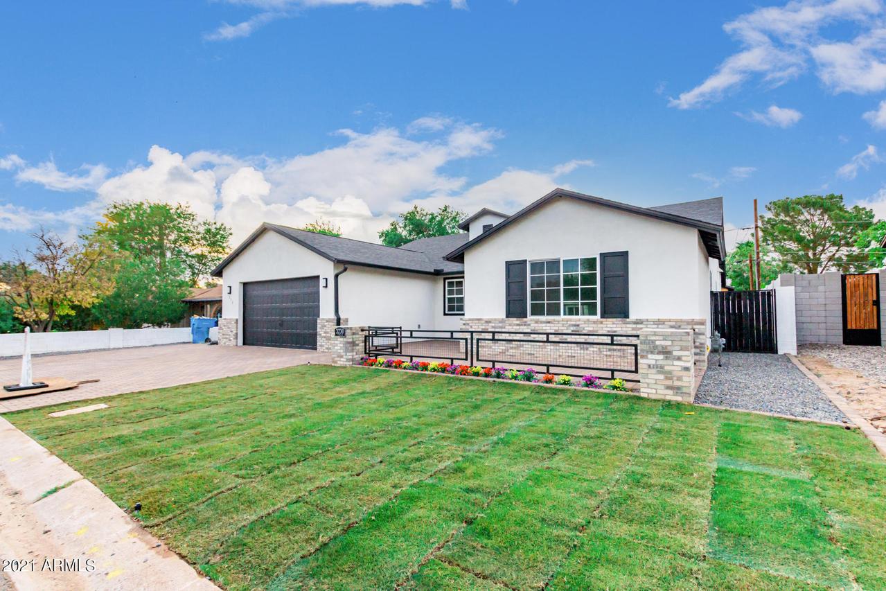 3230 E Roma Ave., Phoenix, AZ 85018