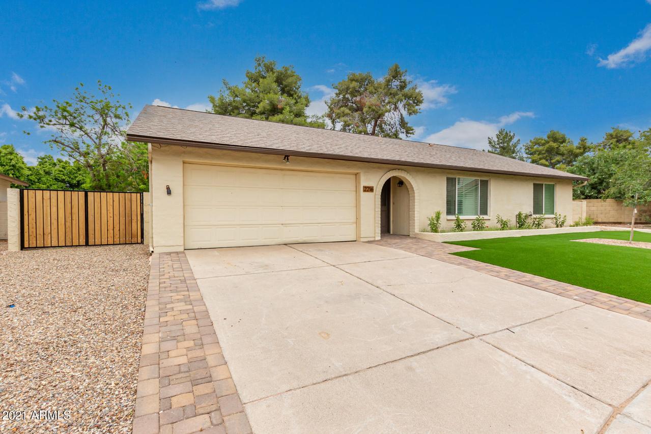 2216 S Standage St., Mesa, AZ 85202