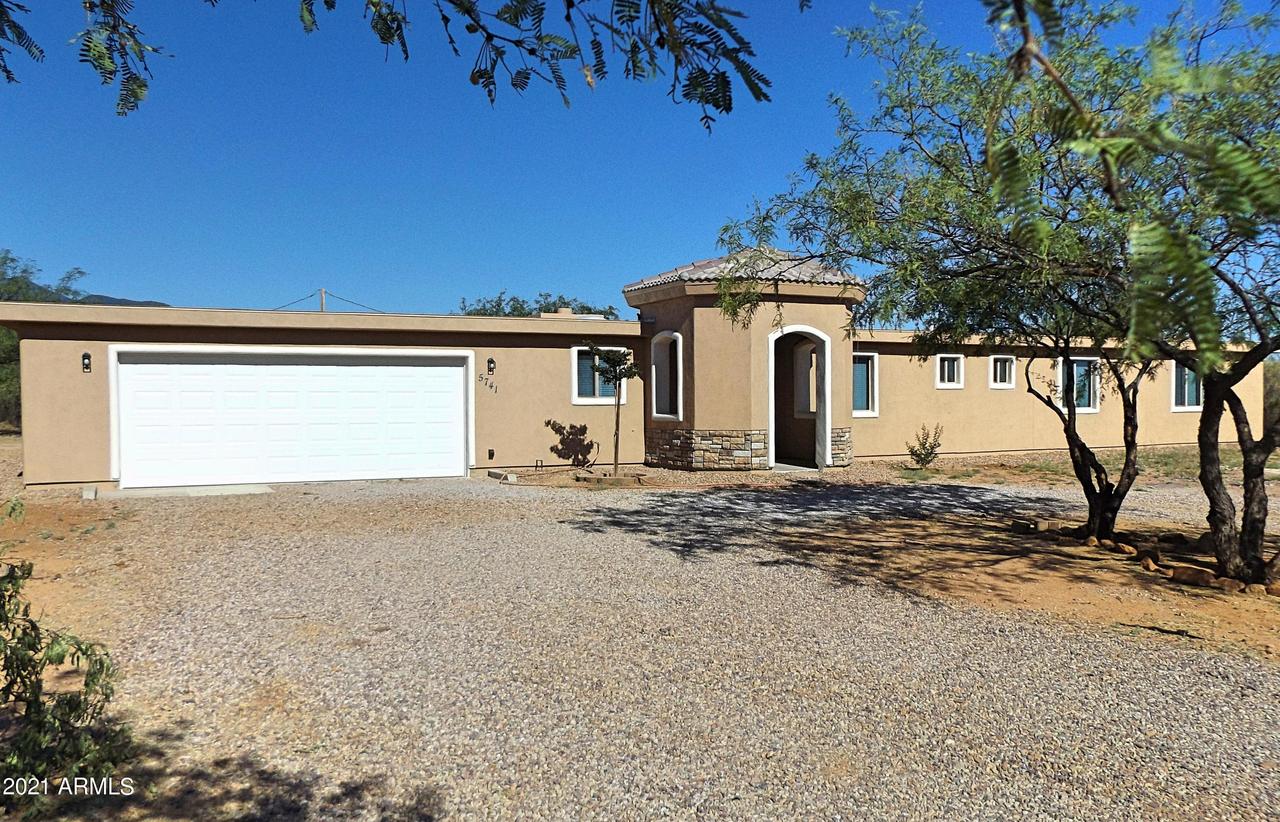 5741 E Calle De La Almendra, Hereford, AZ 85615