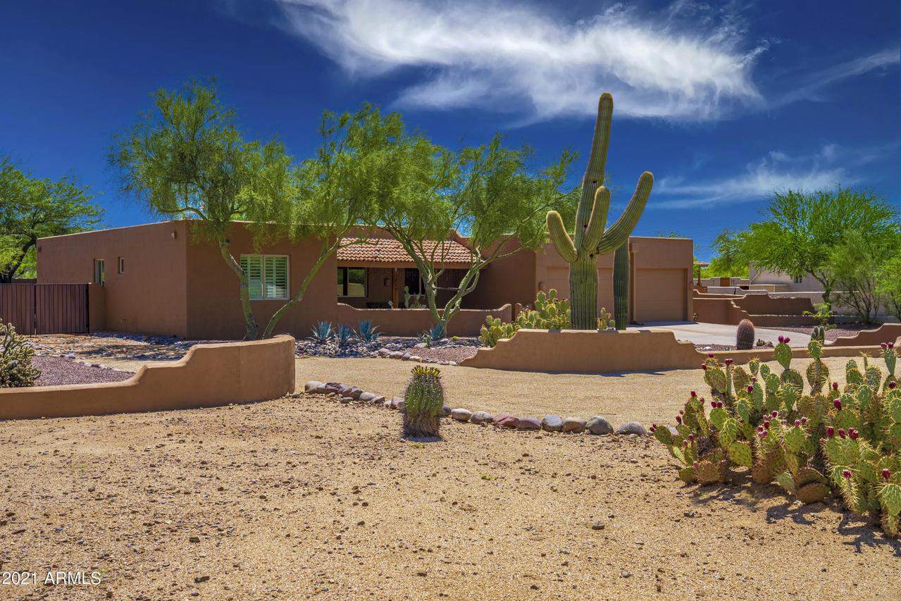 39519 N 2nd Pl., Phoenix, AZ 85086