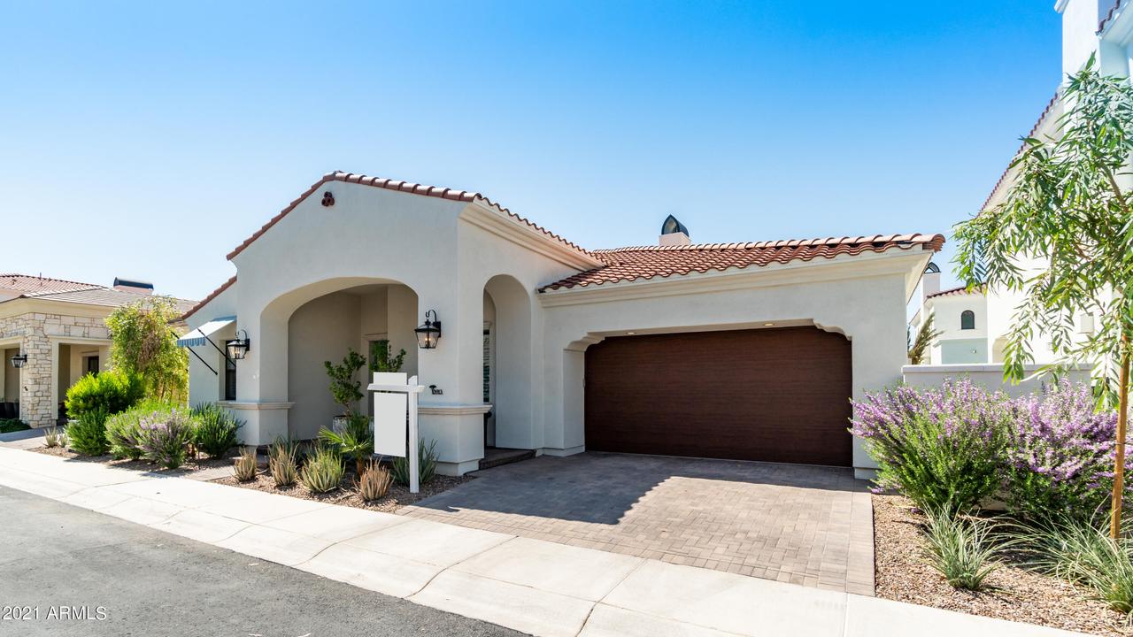 3913 E Crittenden Ln., Phoenix, AZ 85018