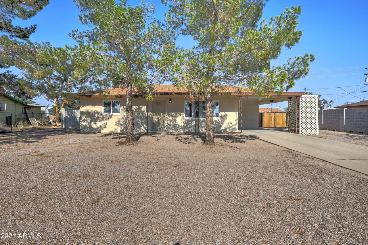 233 N Hawes Rd., Mesa, AZ 85207