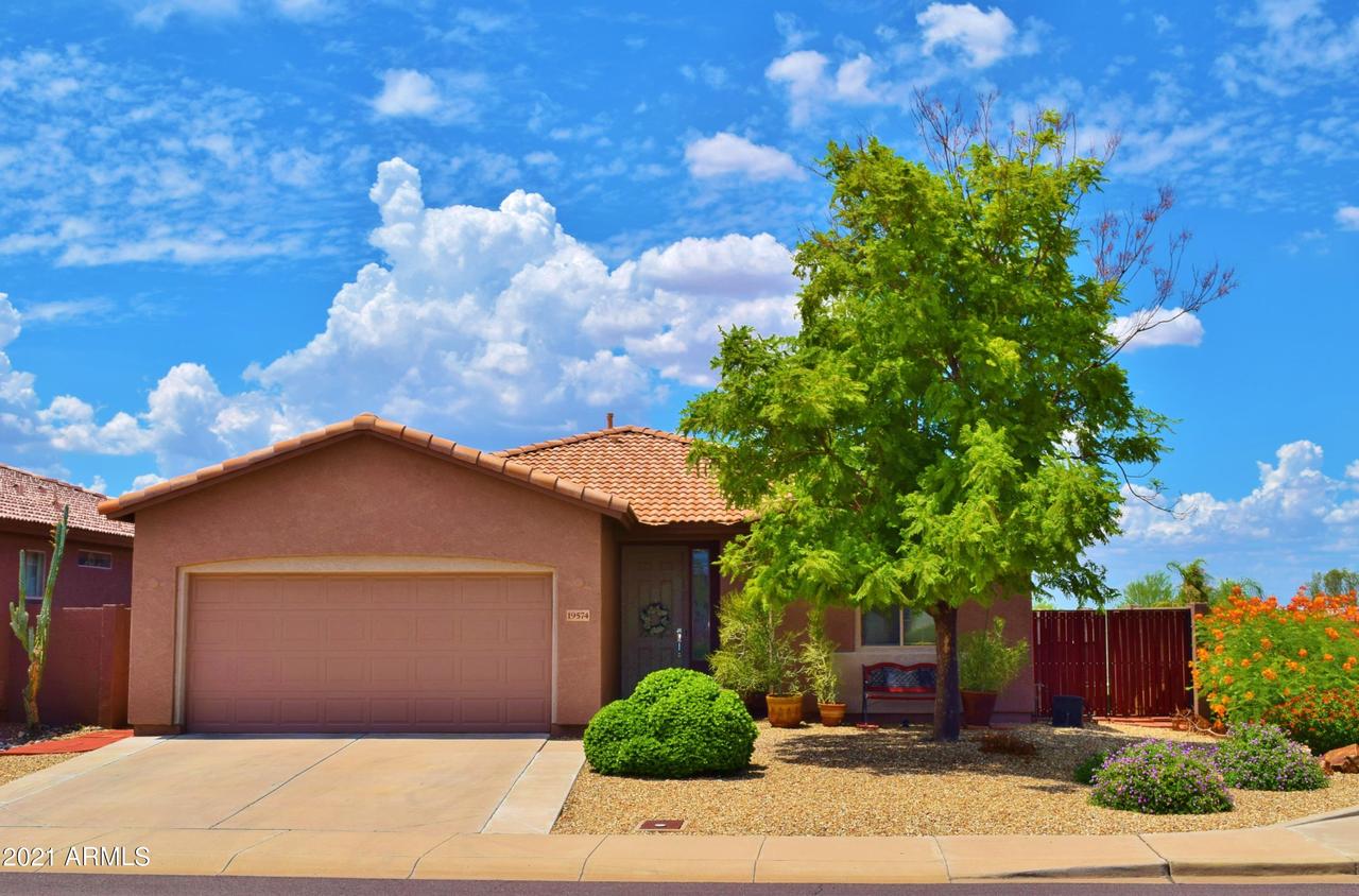 19574 N 107th Dr., Sun City, AZ 85373