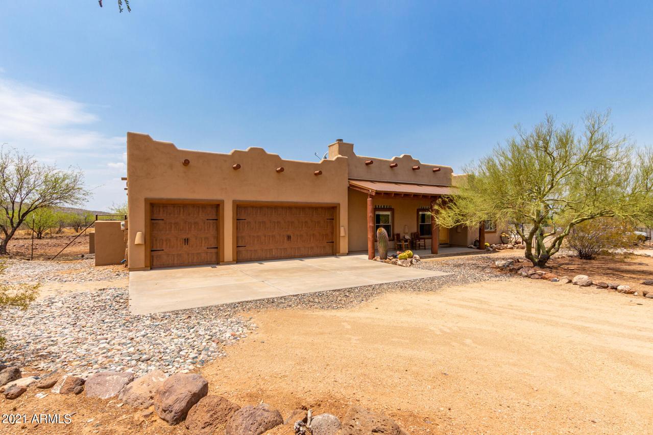 44106 N 19th Pl., New River, AZ 85087