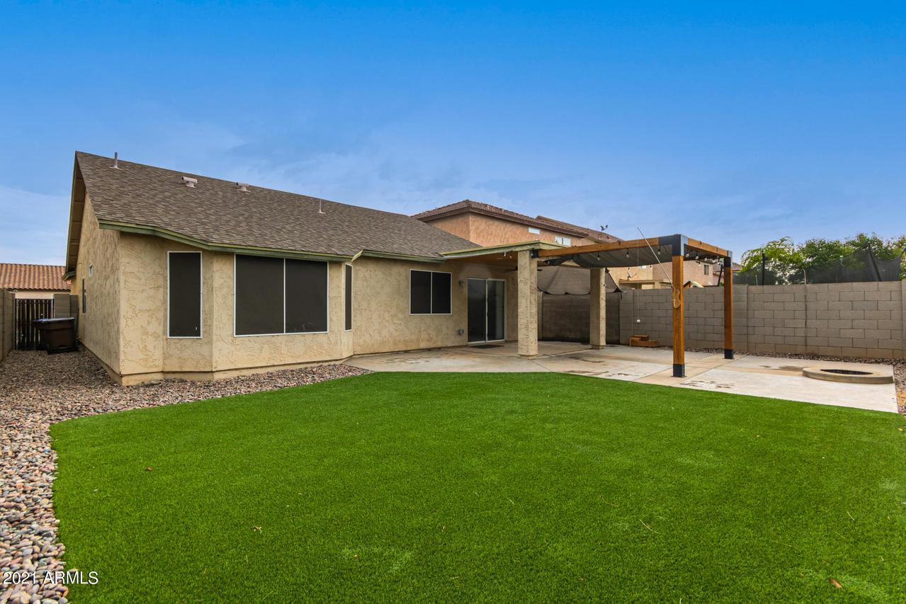 4897 E Meadow Creek Way, San Tan Valley, AZ 85140