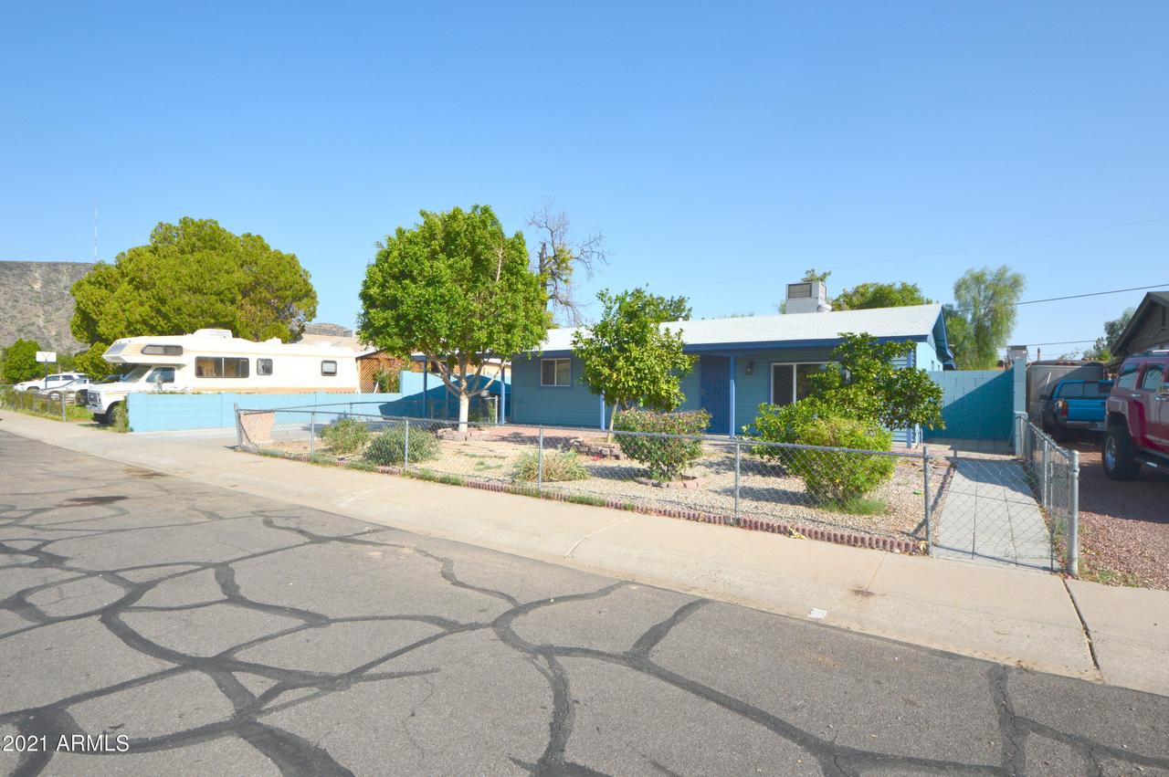 2217 W Shaw Butte Dr., Phoenix, AZ 85029