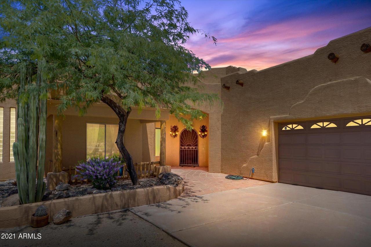 43820 N 24th St., New River, AZ 85087