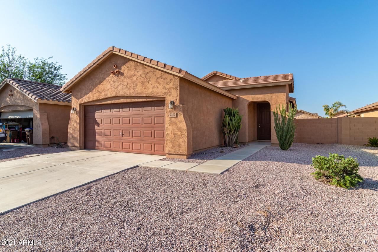 2390 W Kristina Ave., San Tan Valley, AZ 85144