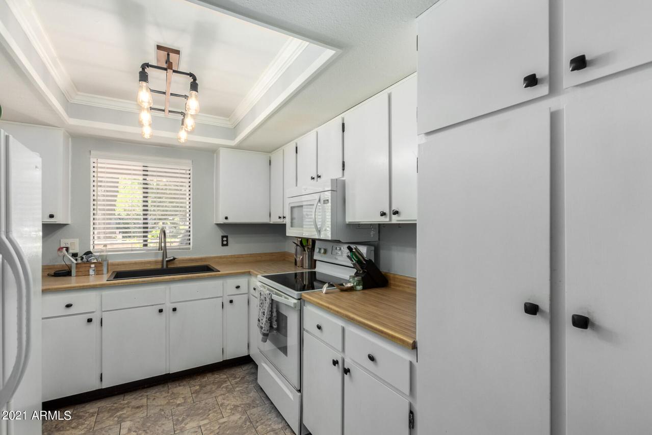 10828 N Biltmore Dr. #104, Phoenix, AZ 85029