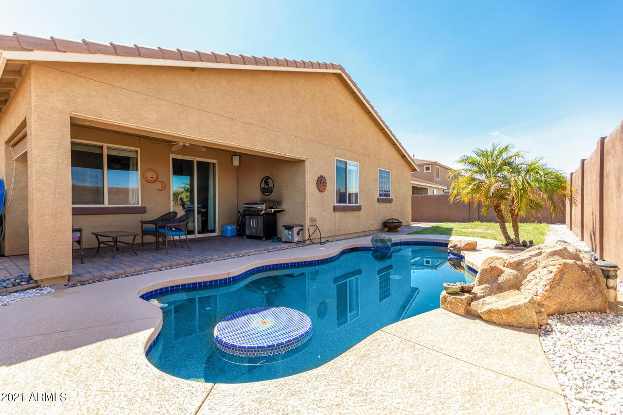 255 S 172nd Dr., Goodyear, AZ 85338