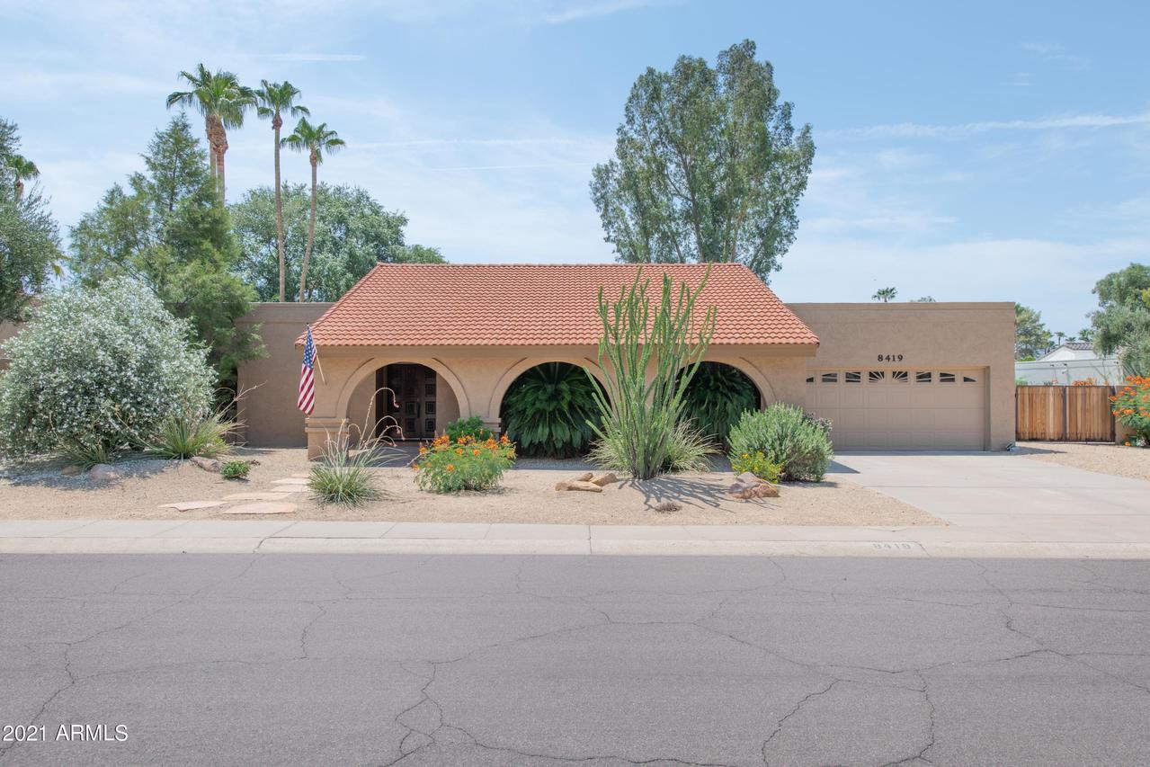 8419 E Belgian Tr., Scottsdale, AZ 85258
