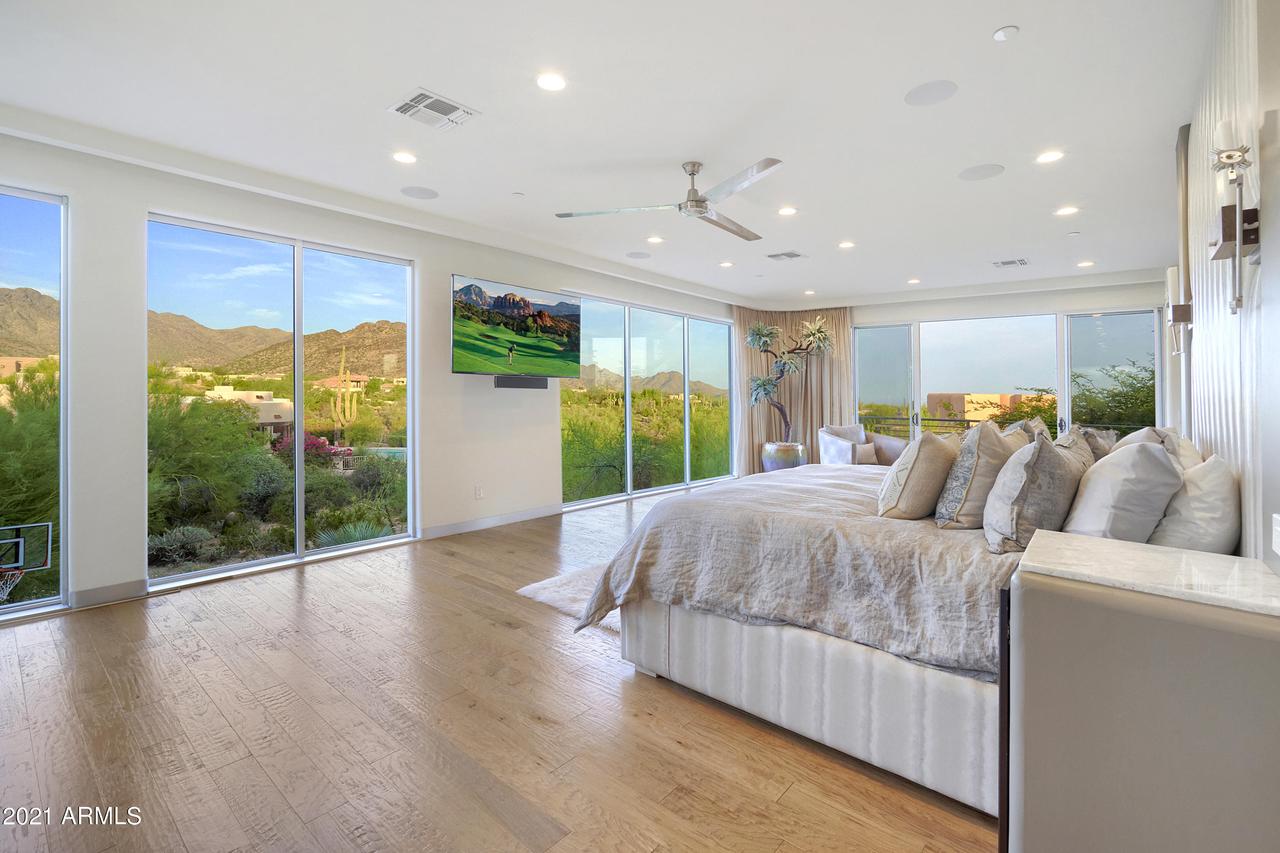 9363 E Calle De Las Brisas St., Scottsdale, AZ 85255