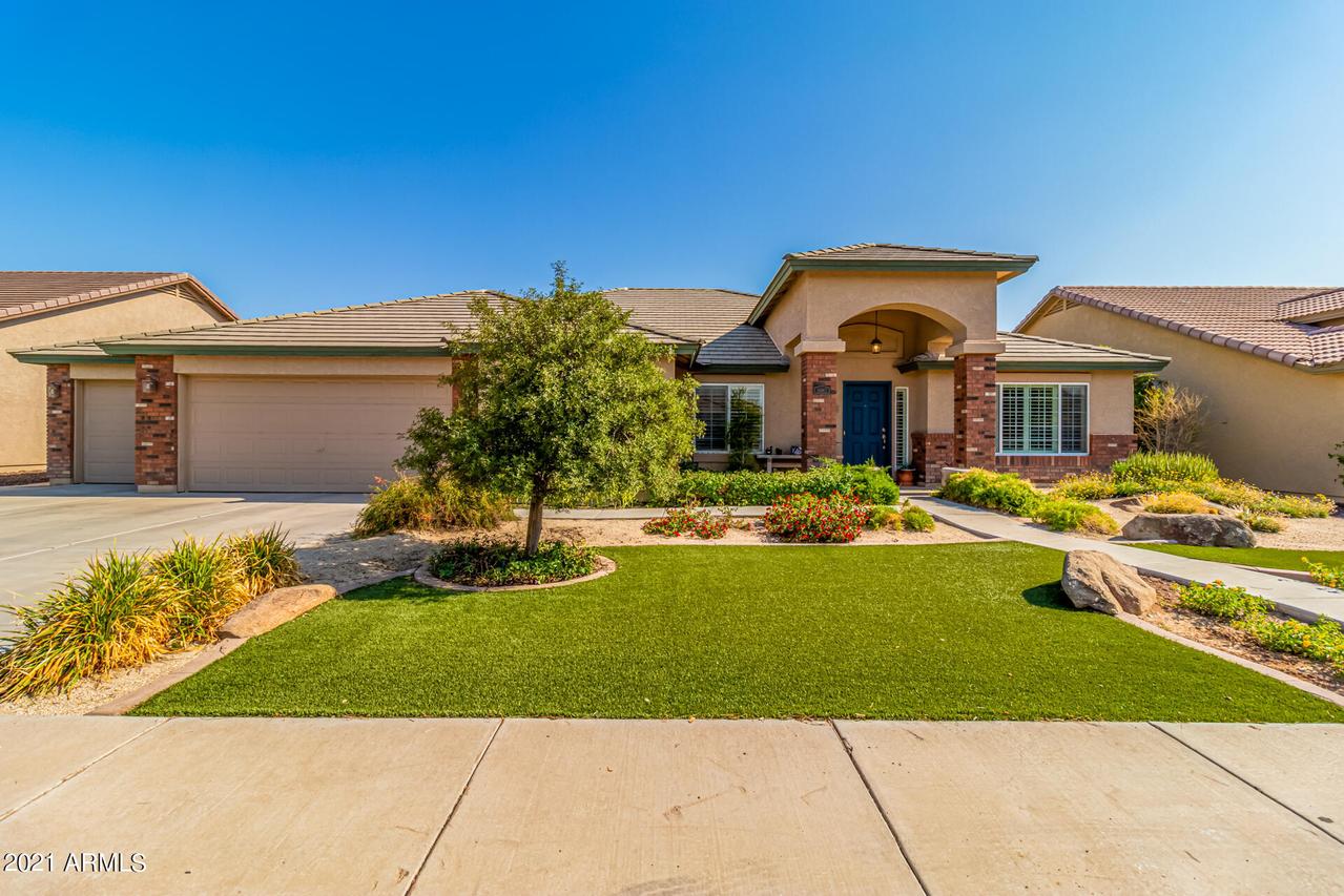 3687 E Meadow Mist Ln., San Tan Valley, AZ 85140