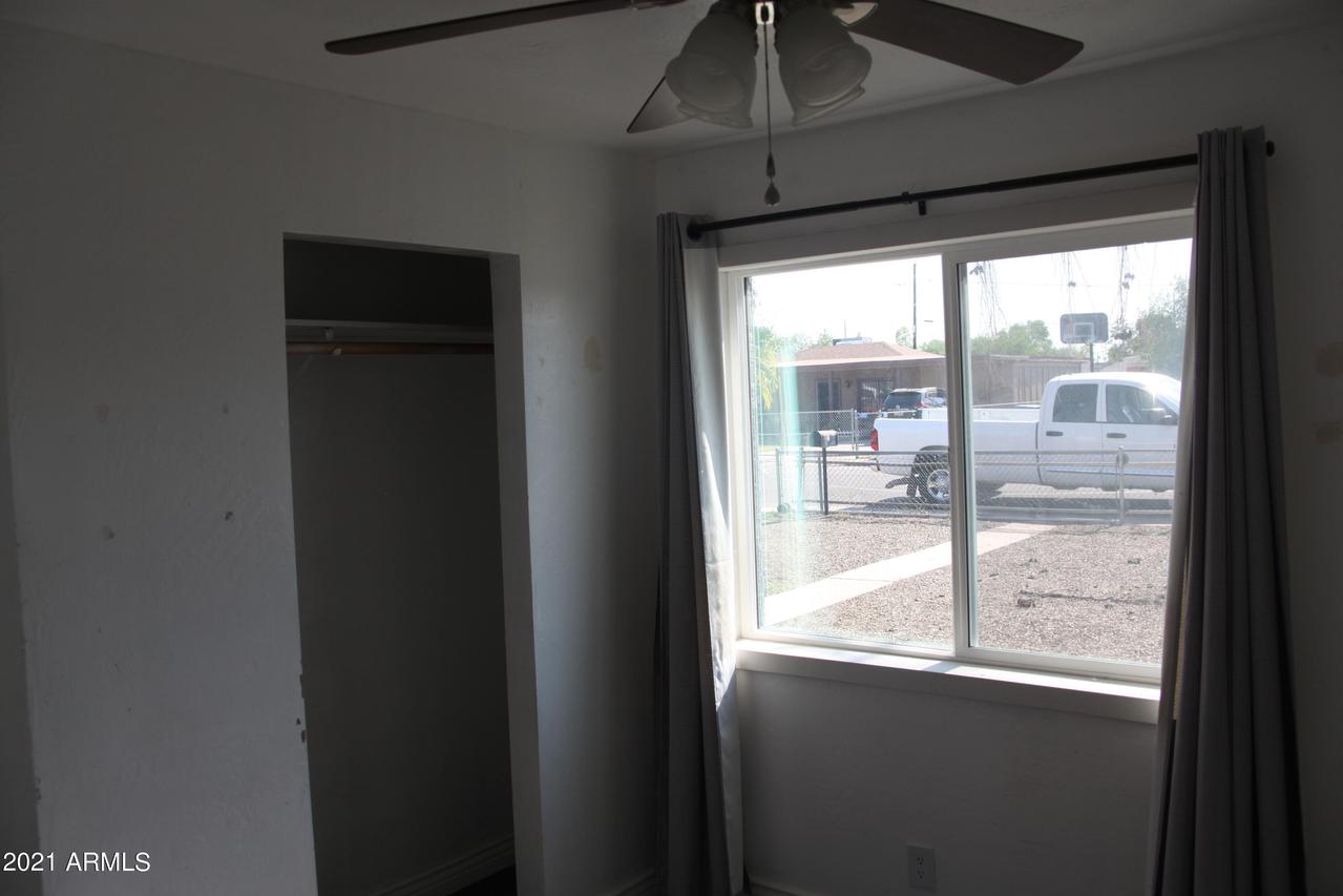 12 S 28th Ave., Phoenix, AZ 85009