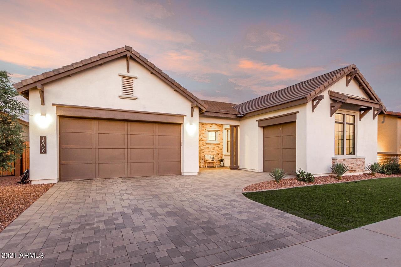 19069 S 211th Way, Queen Creek, AZ 85142