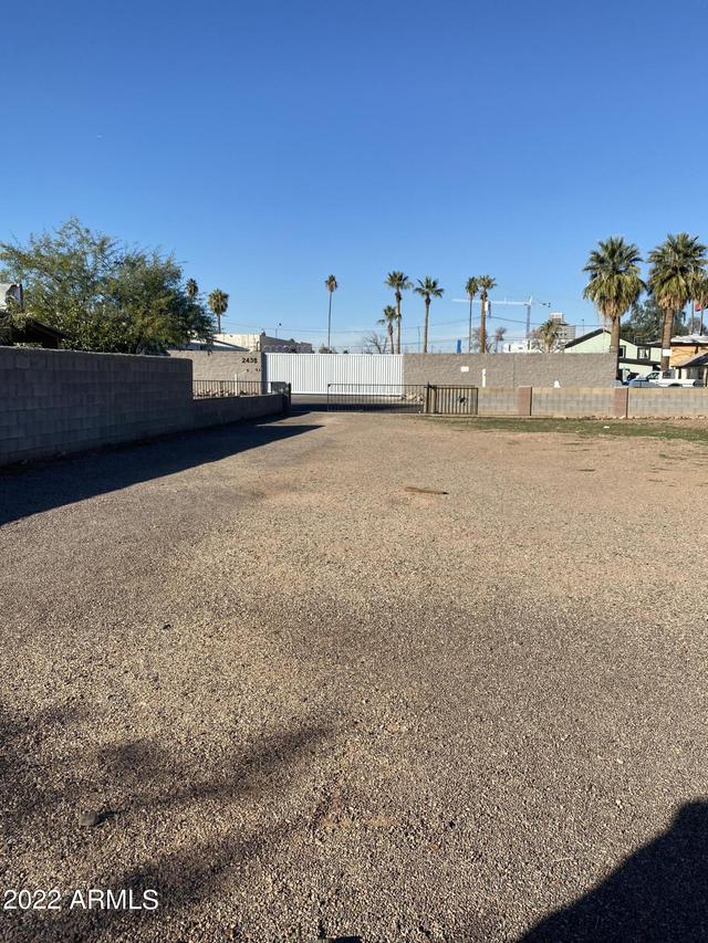 2437 E Monroe St., Phoenix, AZ 85034