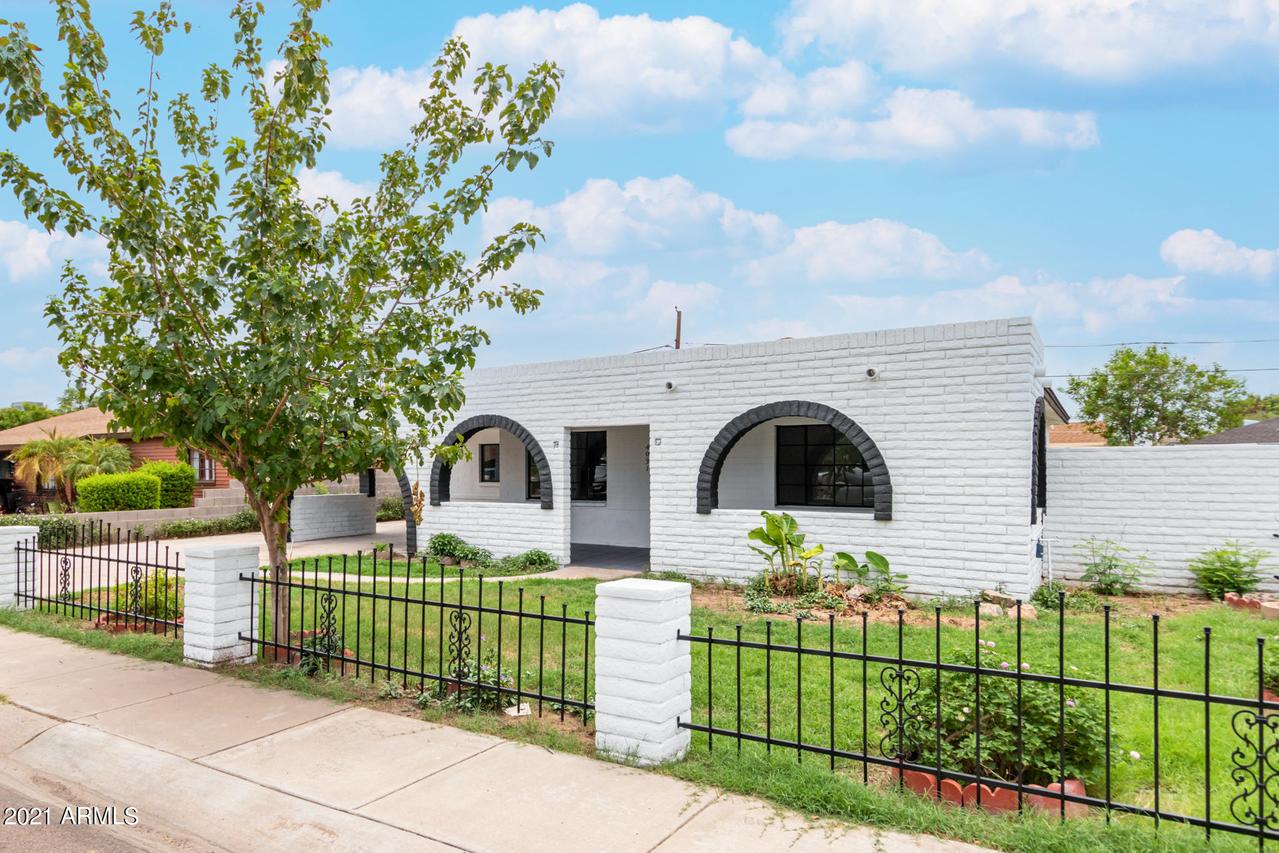 4931 W Flynn Ln., Glendale, AZ 85301