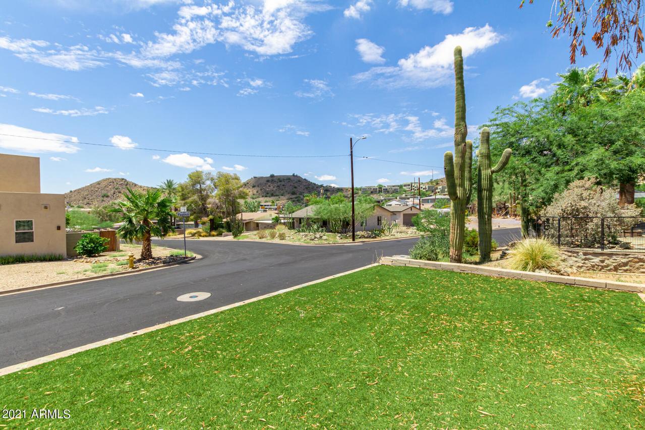 138 E Foothill Dr., Phoenix, AZ 85020