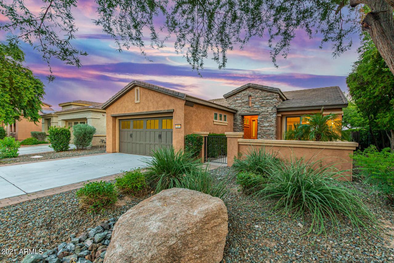 12917 W Red Fox Rd., Peoria, AZ 85383