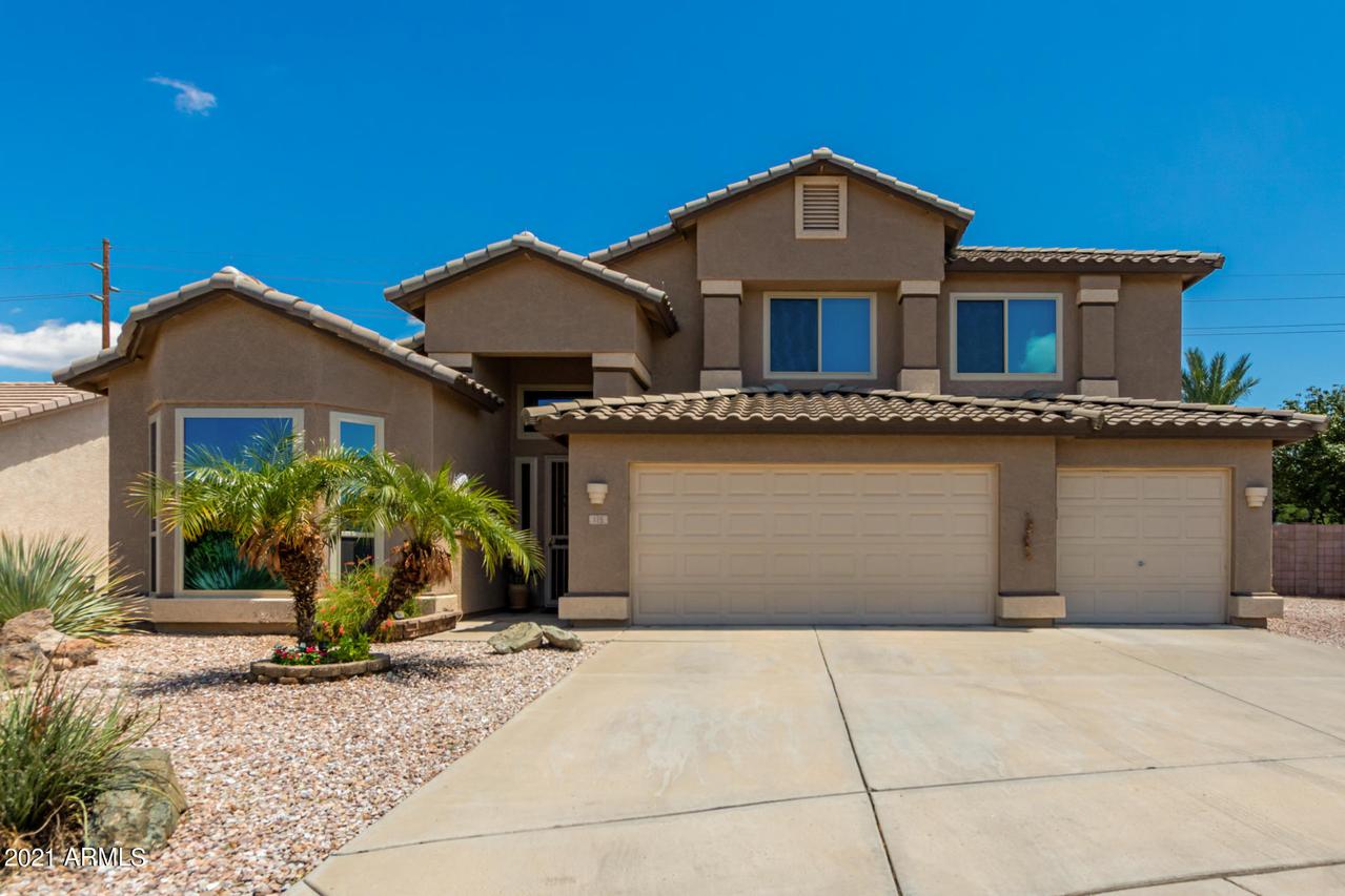 115 N Joshua Tree Ln., Gilbert, AZ 85236