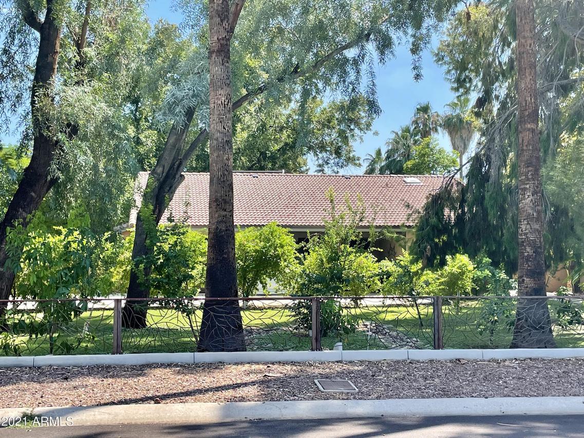 5825 W Royal Palm Rd., Glendale, AZ 85302