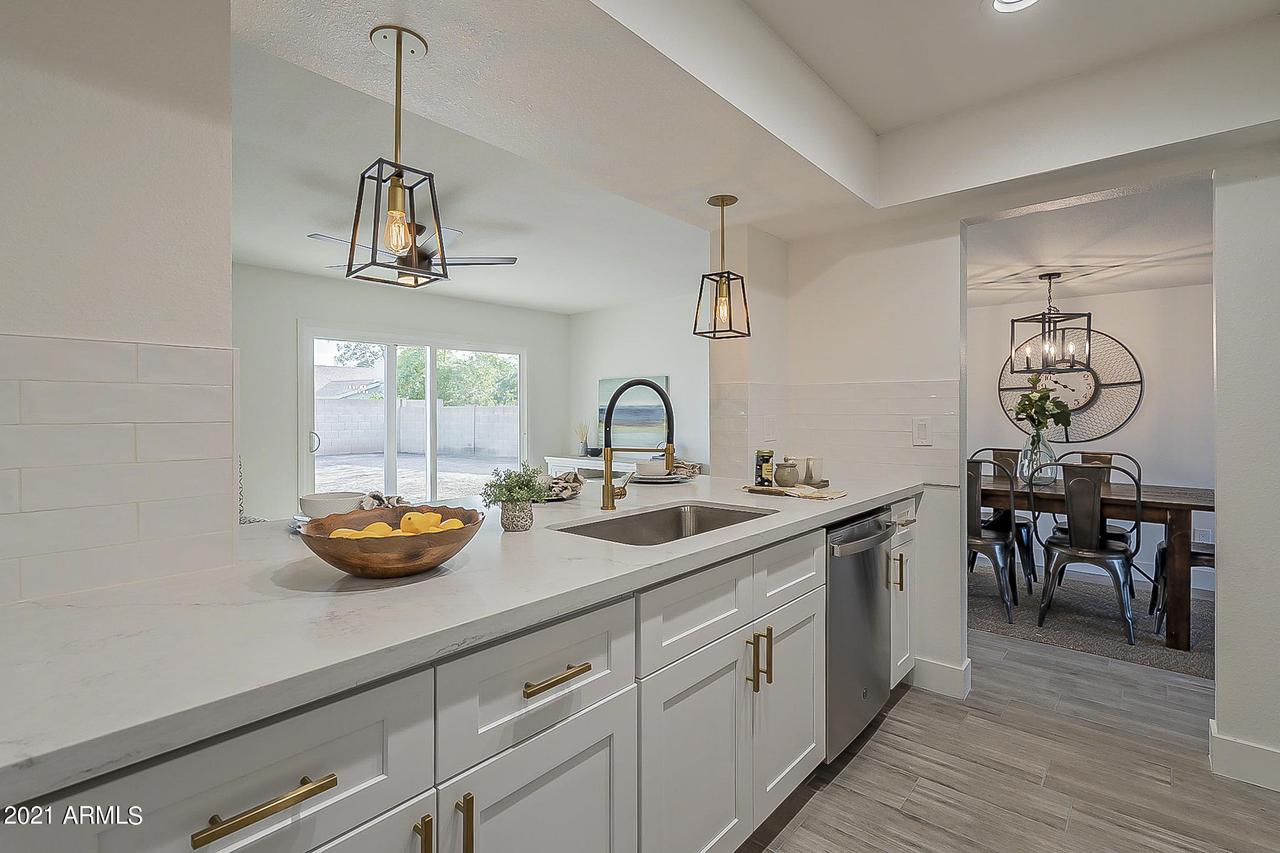 2831 W Evans Dr., Phoenix, AZ 85053