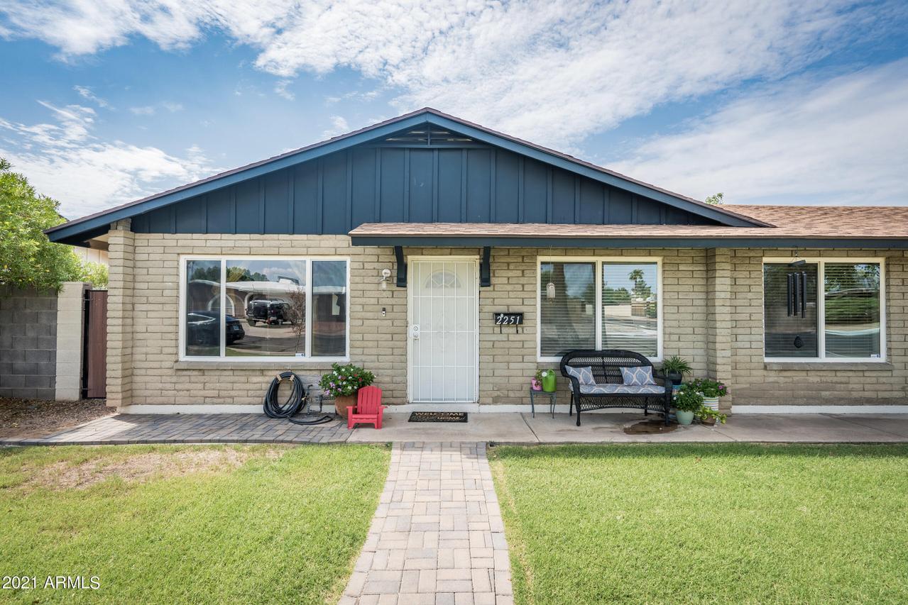 2251 W Larkspur Dr., Phoenix, AZ 85029