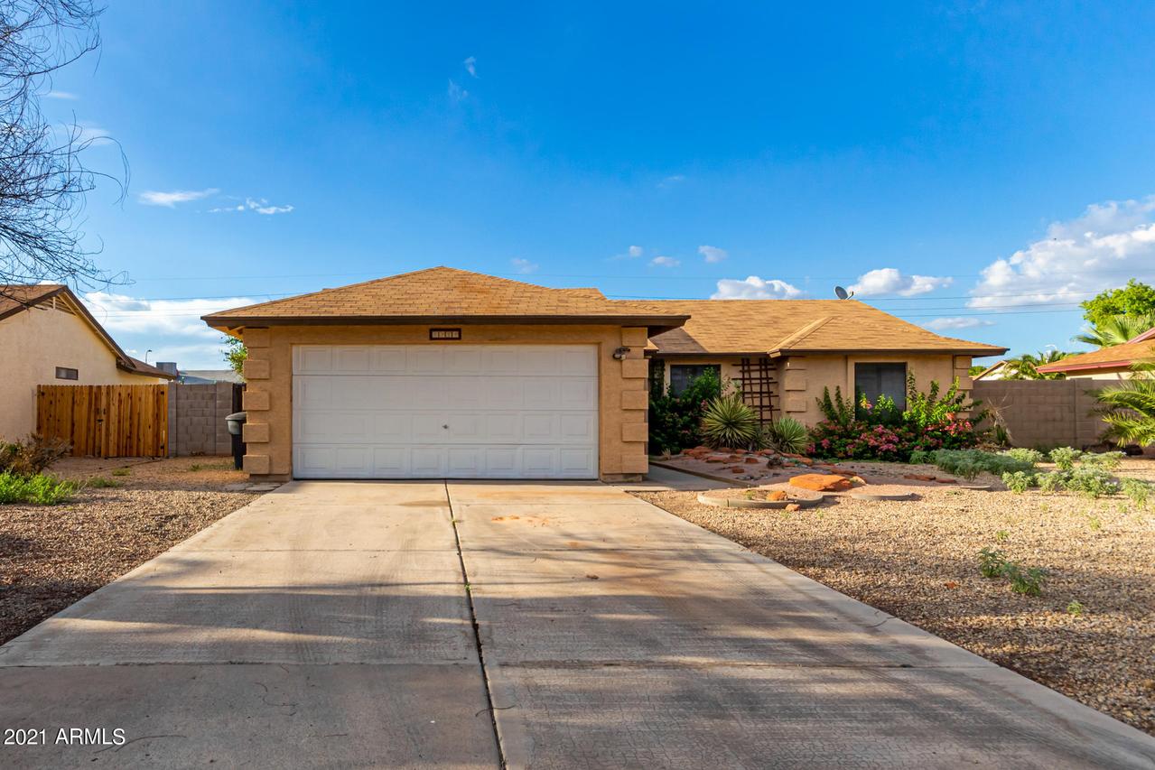 8944 W Echo Ln., Peoria, AZ 85345