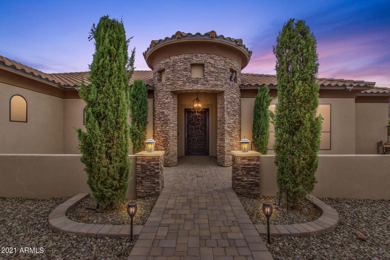 1617 W Maddock Rd., Phoenix, AZ 85086