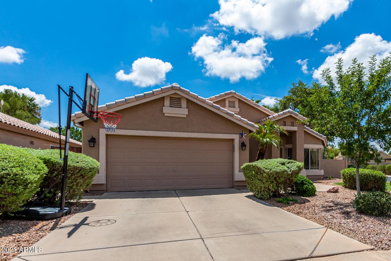2303 E Manor Dr., Gilbert, AZ 85296