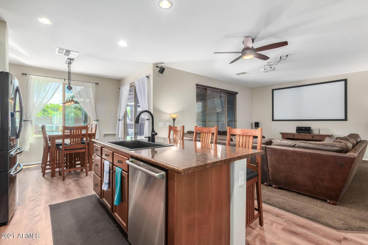 9621 N 181st Ln., Waddell, AZ 85355