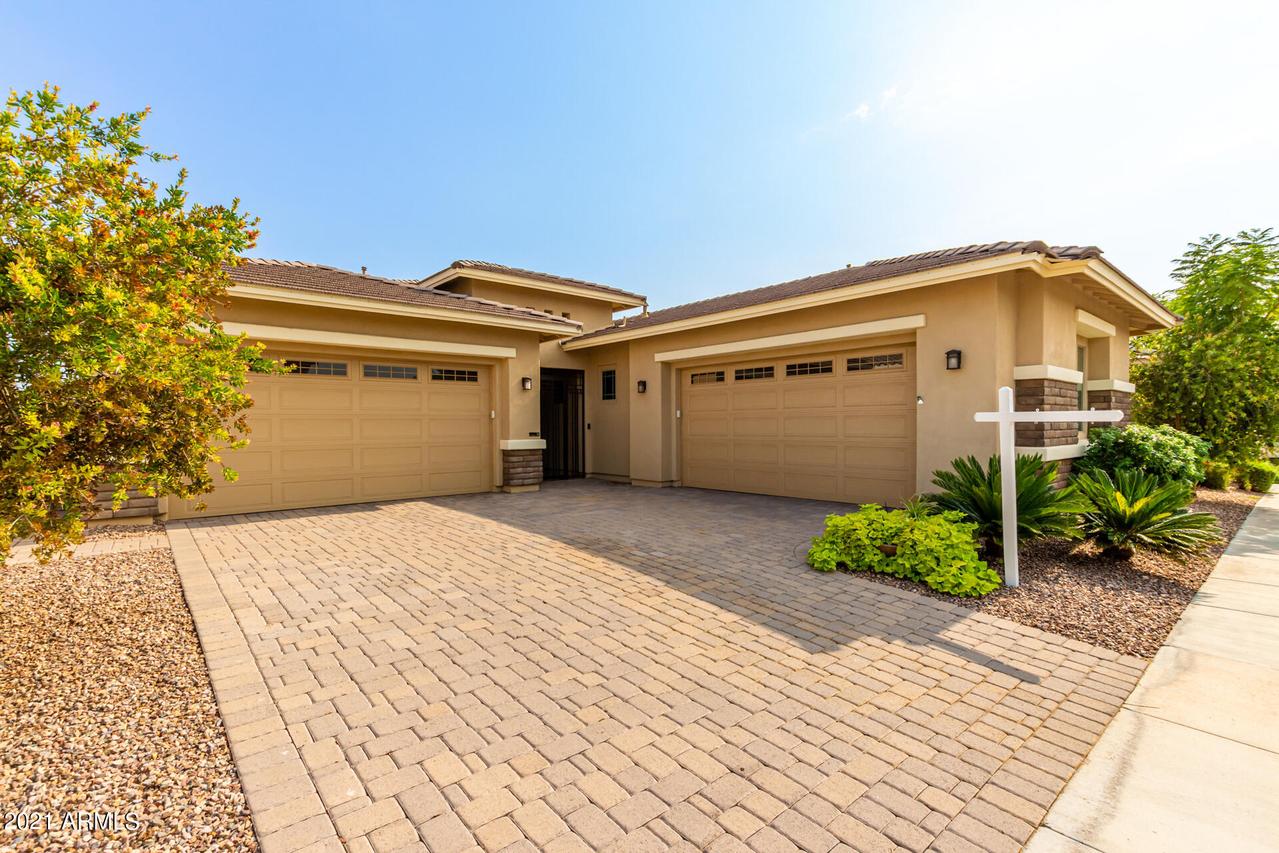 10563 E Hawk Ave., Mesa, AZ 85212